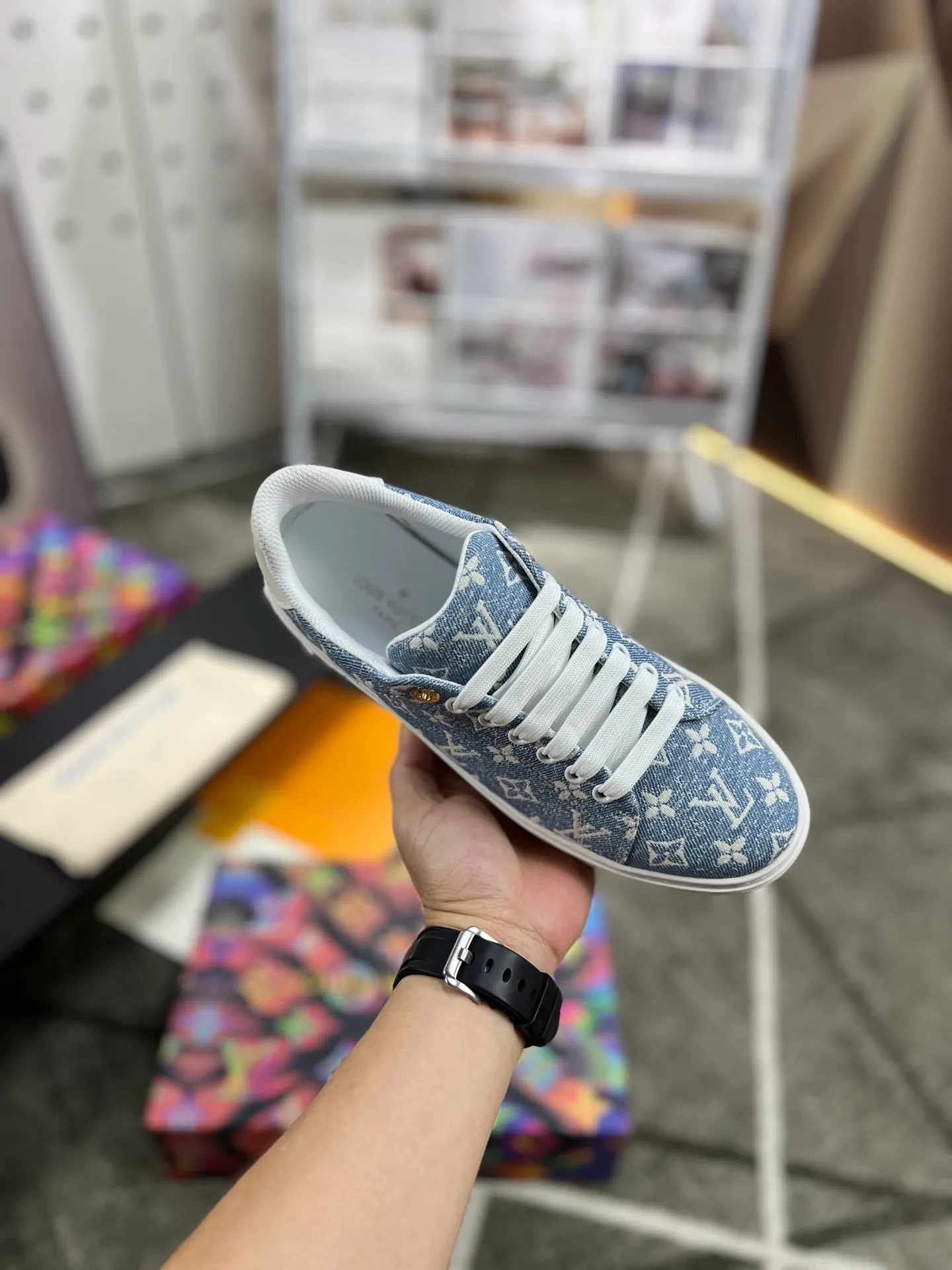 Factory price: 520💰LOUIS VUITTON [Louis VUITTON] New trendy Lv is on the market🎁, casual and fashionable men's shoes👟The upper is made of imported original fabric + cowhide mesh lining, the original wear-resistant rubber outsole, the version is simple and elegant, exclusive for trendy men, six colors available, code number: 38-44, customized 45, 46